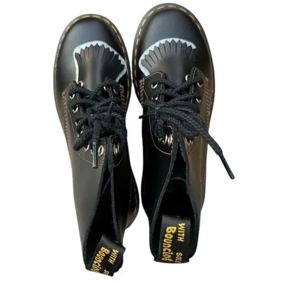 Dr. Martens 1460 Pascal Abruzzo
Boots. BNWT black classic boots. Size 7. - Picture 7 of 12